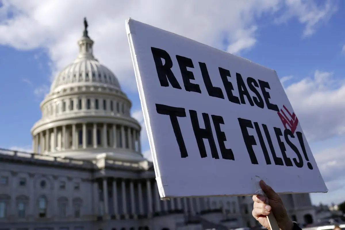 Cámara Baja de EE. UU. aprueba forzar publicación de documentos de Epstein, EFE