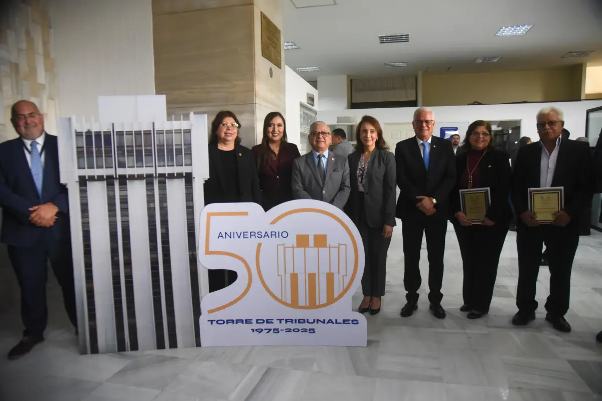 Autoridades del Organismo Judicial en la conmemoración del 50 aniversario de la Torre de Tribunales., Omar Solís/Emisoras Unidas