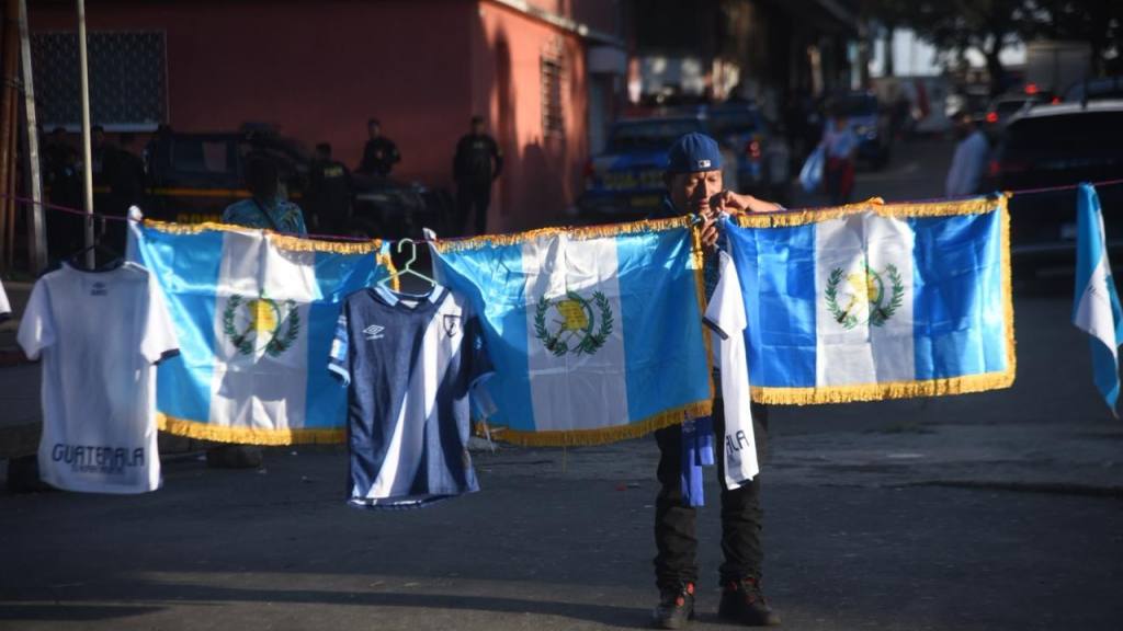 Ambiente en El Trébol para el Guatemala-Surinam | Omar Solís