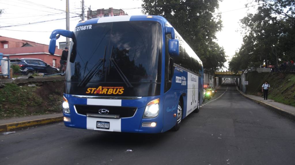 Ambiente en El Trébol para el Guatemala-Surinam | Omar Solís