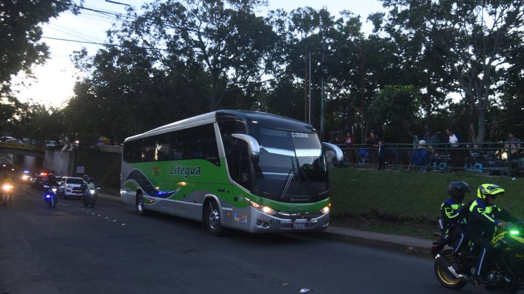 Ambiente en El Trébol para el Guatemala-Surinam | Omar Solís