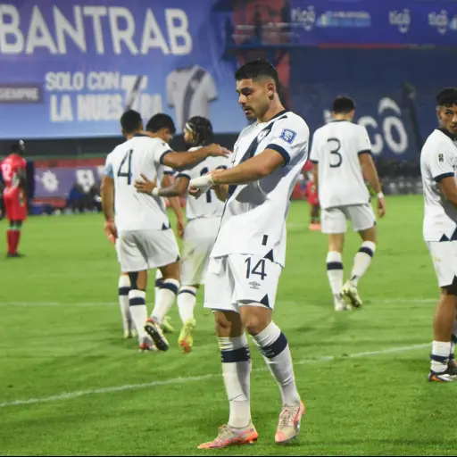 Guatemala derrotó a Surinam y la deja sin boleto directo al Mundial 2026 