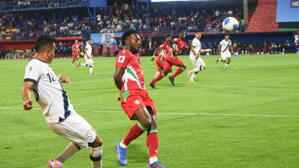 Eliminatoria mundialista: Guatemala vs. Surinam  | Omar Solís 