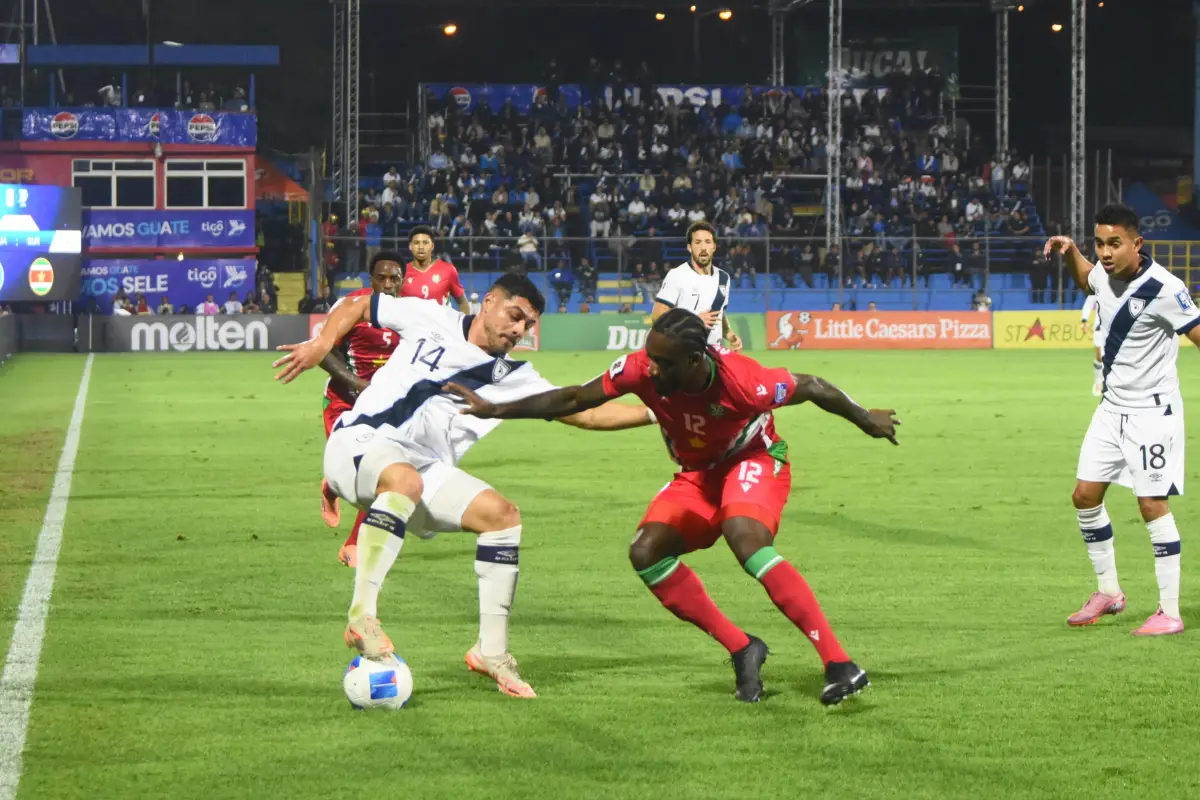Partido entre Guatemala y Surinam por las Eliminatorias Mundialistas - Omar Solís