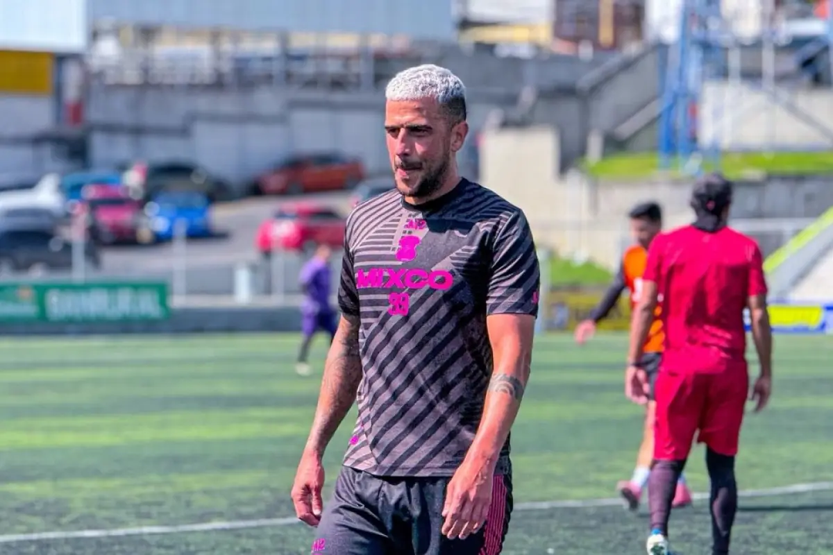 Nicolás Martínez de Deportivo Mixco sigue de goleador del Apertura 2025