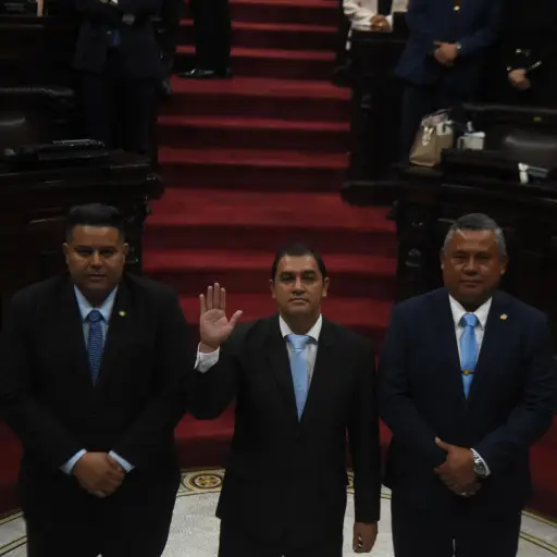 El diputado Gerson Geovanny Barragán Morales al momento de ser juramentado como primer vicepresidente del Congreso para el período 2025-2026. ,Omar Solís/Emisoras Unidas
