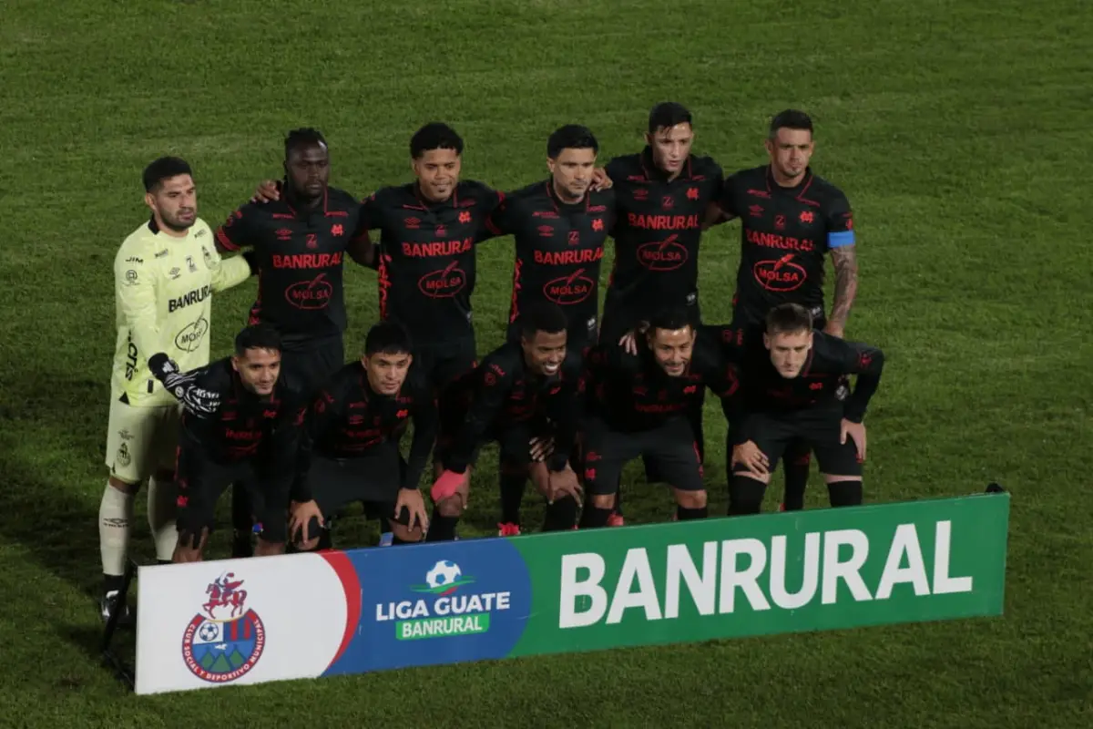 Once titular de Municipal en su partido ante Xelajú MC - Willber Colloy