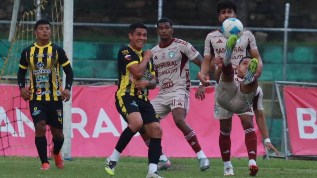 Partido entre Aurora y Comunicaciones - Jornada 18 del Apertura 2025 | Alex Meoño