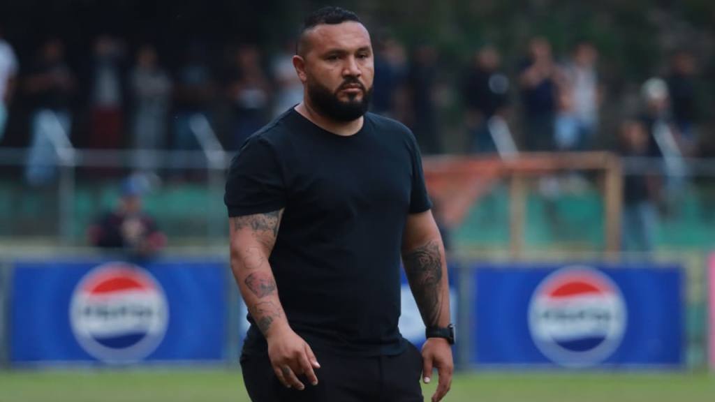 Saúl Phillip, técnico de Aurora FC | Alex Meoño