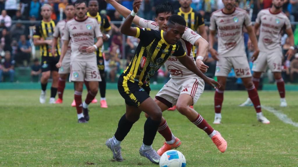 Partido entre Aurora y Comunicaciones - Jornada 18 del Apertura 2025 | Alex Meoño