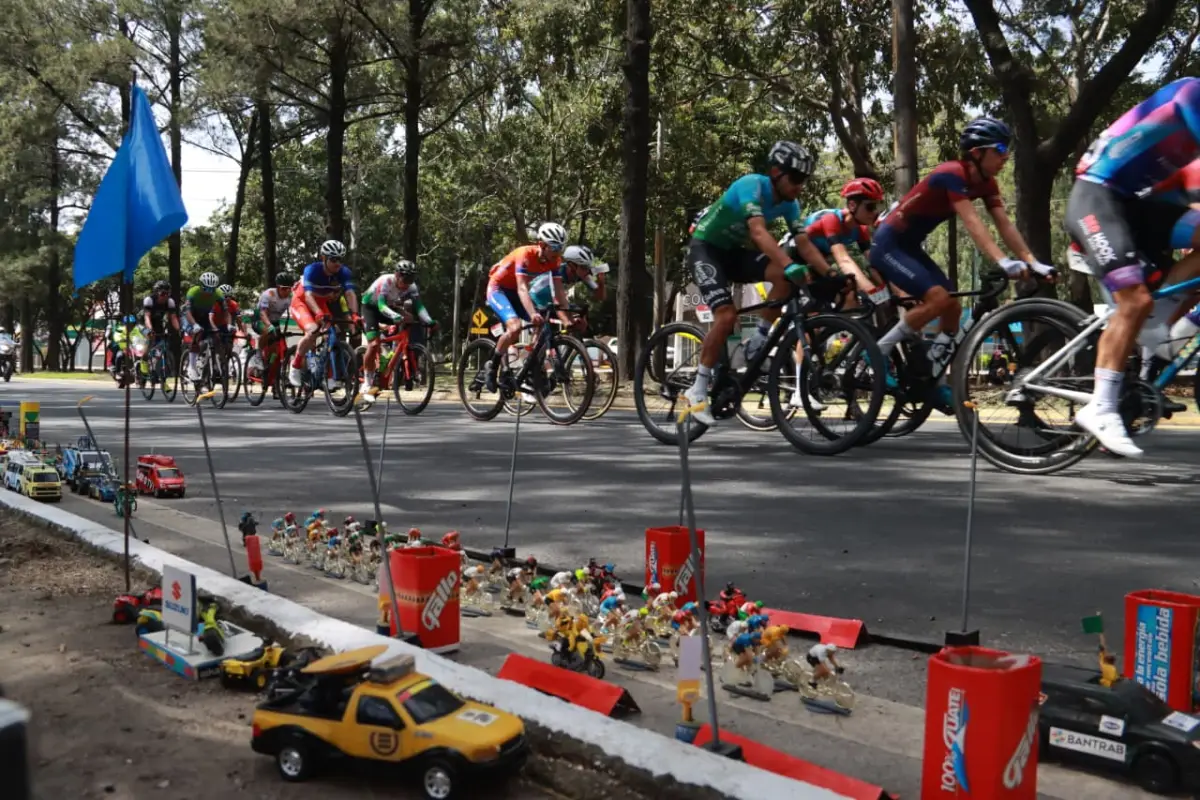 Caravana miniatura de Mario Pineda cumple 12 años