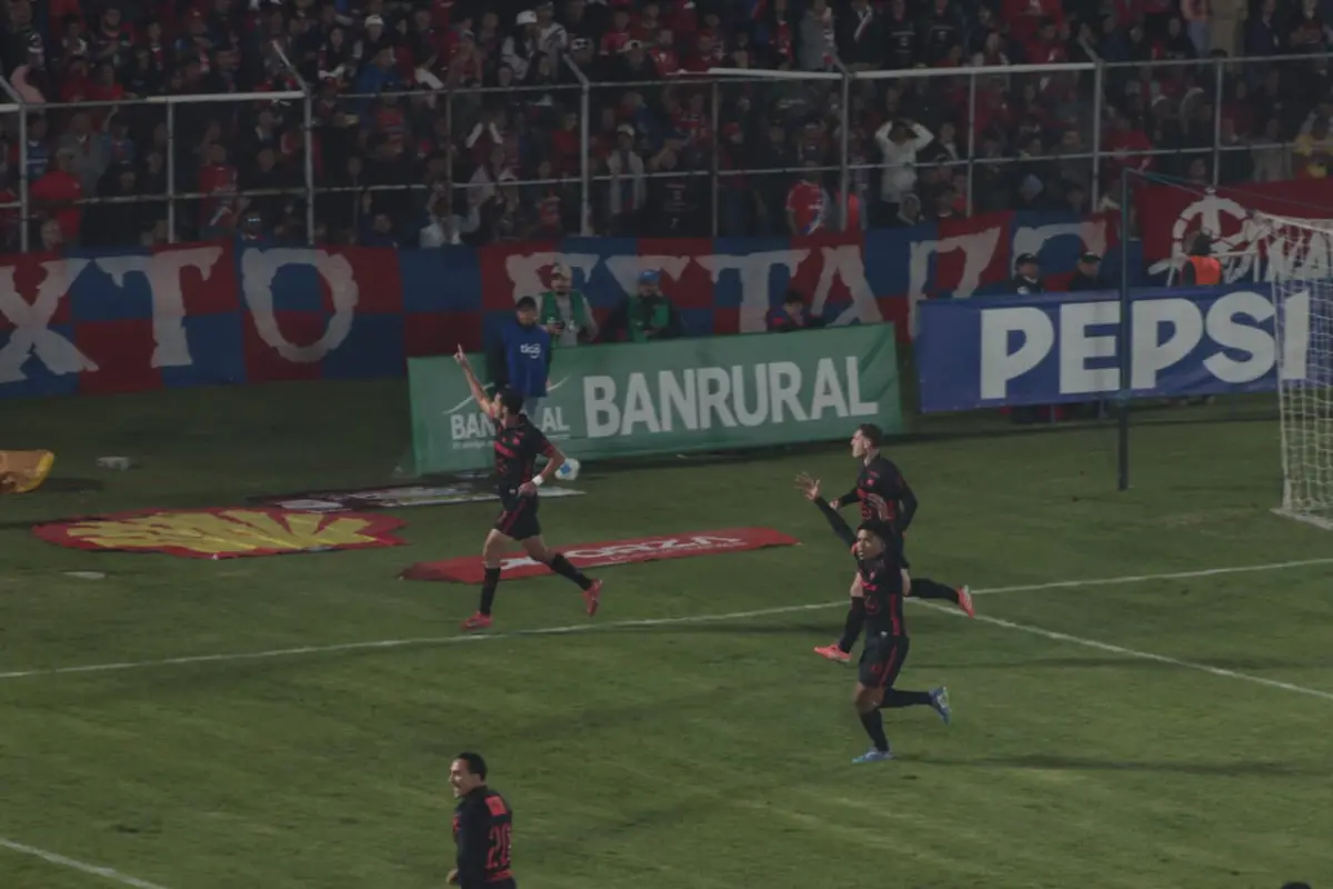 José Carlos Martínez evita la derrota de Municipal en Quetzaltenango