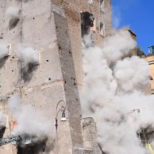 Derrumbe de la Torre dei Conti en Roma ,EFE