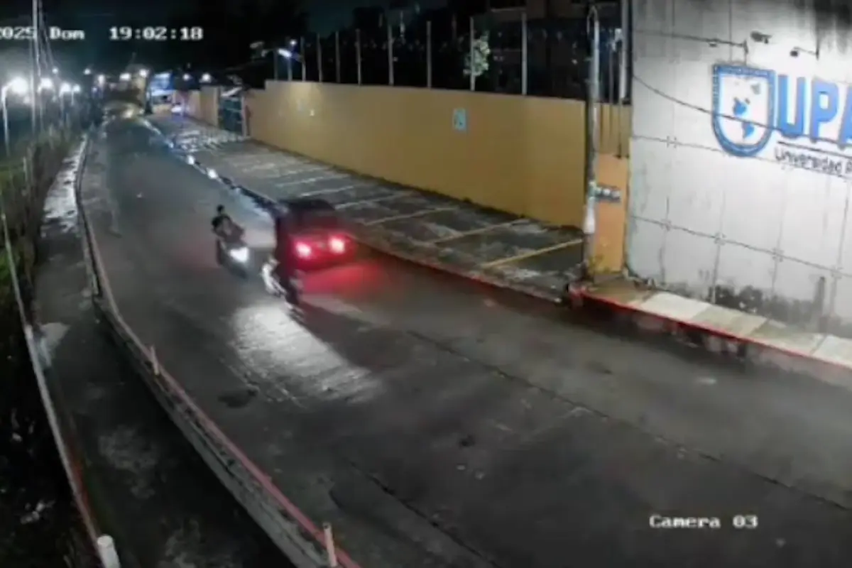 Video revela momento exacto del choque de motociclistas en Retalhuleu., Captura de pantalla video X.