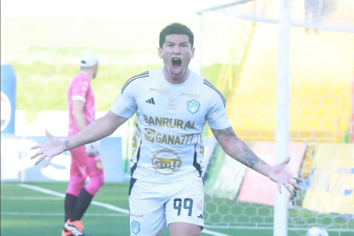 Comunicaciones dio de baja a Brian Martínez - Alex Meño