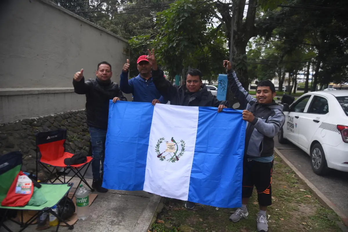 Largas filas para conseguir boletos para ver a la Selección de Guatemala - Omar Solís