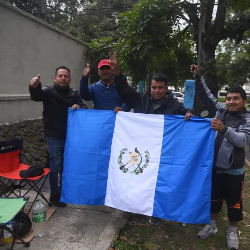 Largas filas para conseguir boletos para ver a la Selección de Guatemala - Omar Solís