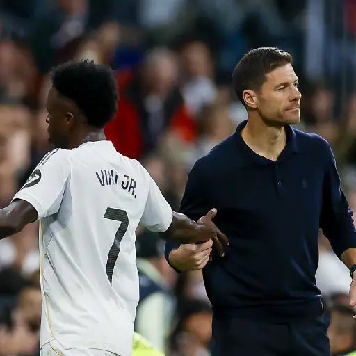 Vinícius mostró su enojo con Xabi durante el clásico español recientemente disputado 