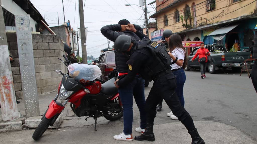 Operativos de seguridad preventiva en El Gallito, zona 3 | PNC de Guatemala
