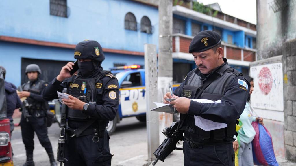 Operativos de seguridad preventiva en El Gallito, zona 3 | PNC de Guatemala