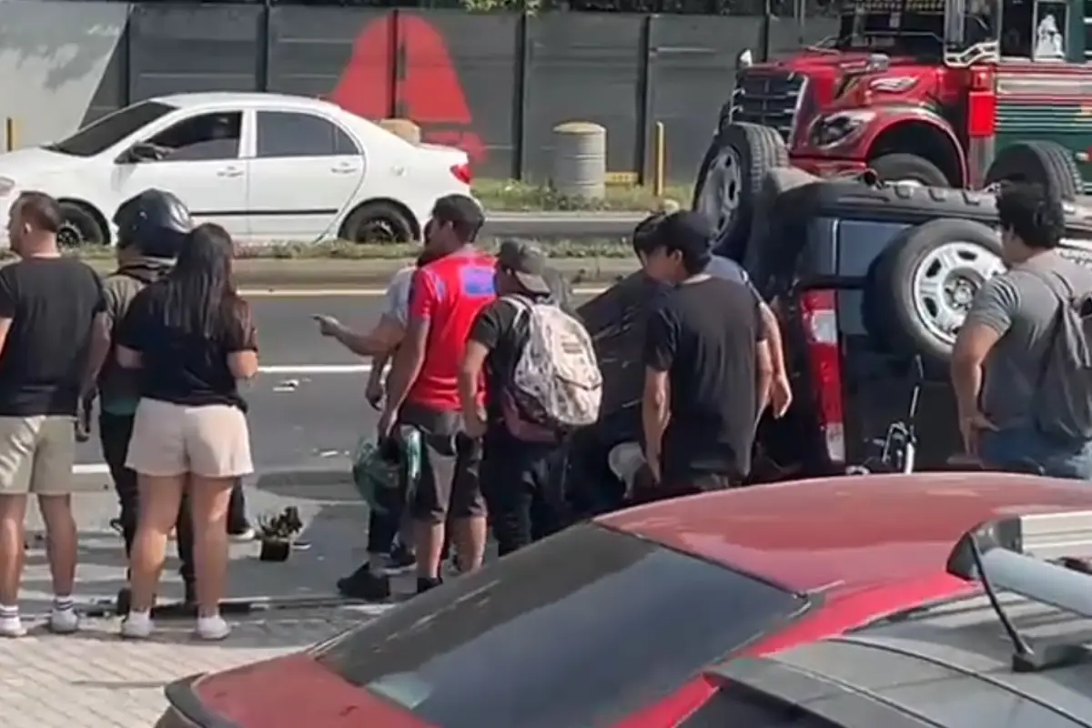 Los carros quedaron en el sentido hacia el norte de la ruta al Pacífico., Captura de pantalla. 