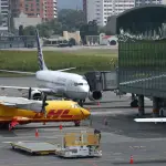 Operaciones en Aeropuerto La Aurora se restablecen tras interrupción por neblinat