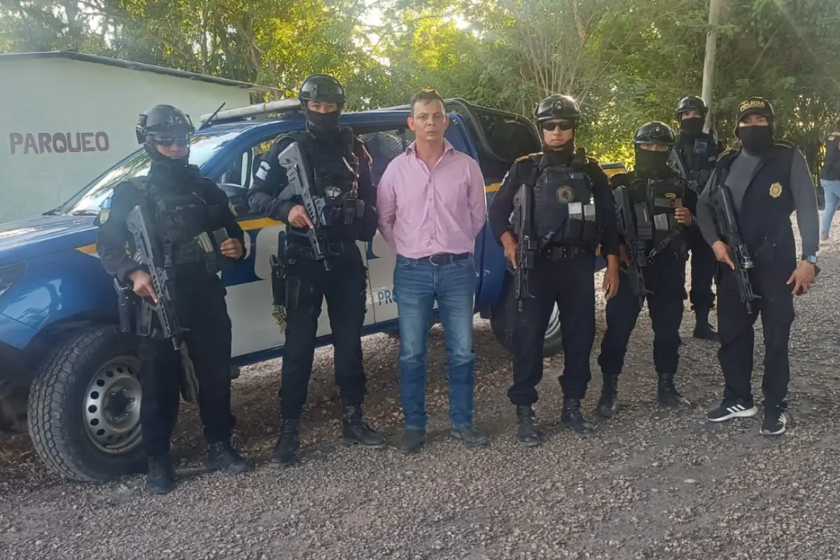Pedro Pablo Oliva Catalán capturado en aldea San Diego, La Libertad, Petén., Foto PNC