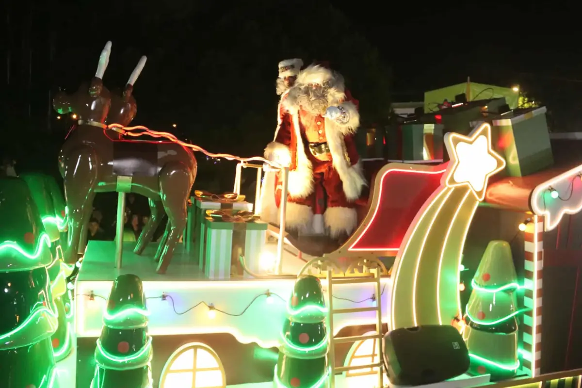 Santa Claus y la Señora Claus son los personajes más esperados por los asistentes. , Foto Alex Meoño