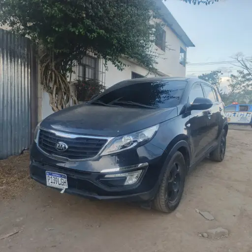 El vehículo con reporte de robo habría sido utilizado por los criminales que dieron muerte a dos personas en Parramos.  ,Foto PNC