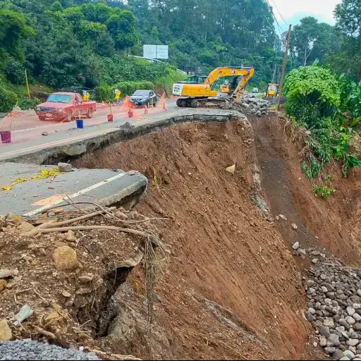 Las autoridades concluyeron con la captación de los nacimientos de agua y se resana la plataforma previo a construir el muro de gaviones. ,Foto Micivi