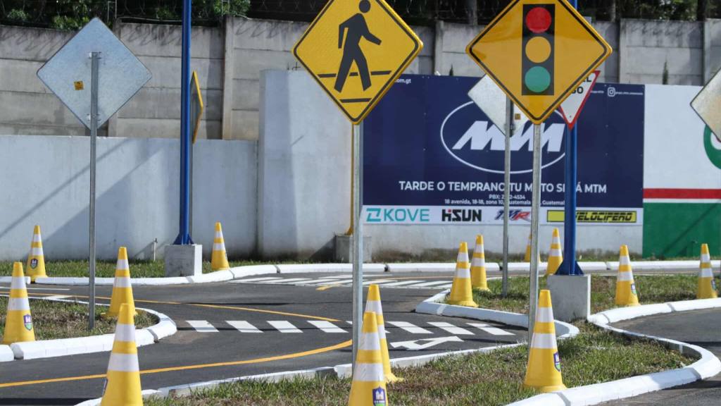 Academia | Foto Alex Meoño