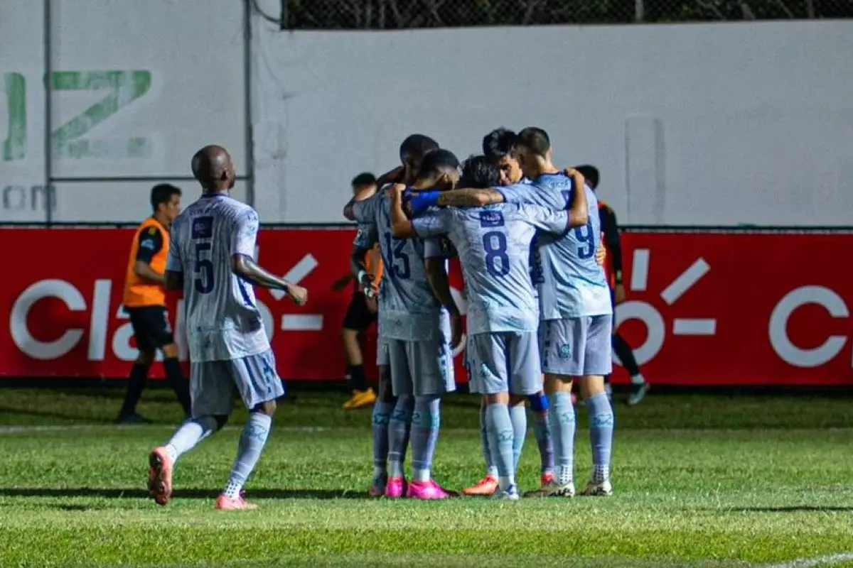 Antigua derrota a Guastatoya y celebra clasificación a cuartos de final con el triunfo 