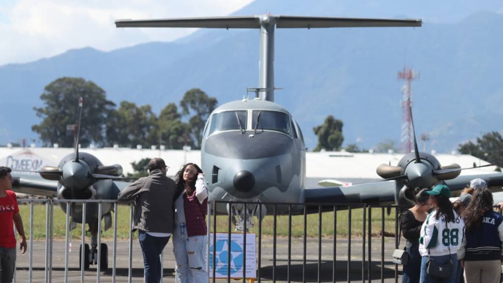 Guatemaltecos disfrutan del Open Base 2025 en la FAG | Álex Meoño