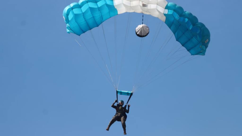 Fotos Guatemaltecos disfrutan espectáculo aéreo en la FAG | Álex Meoñó