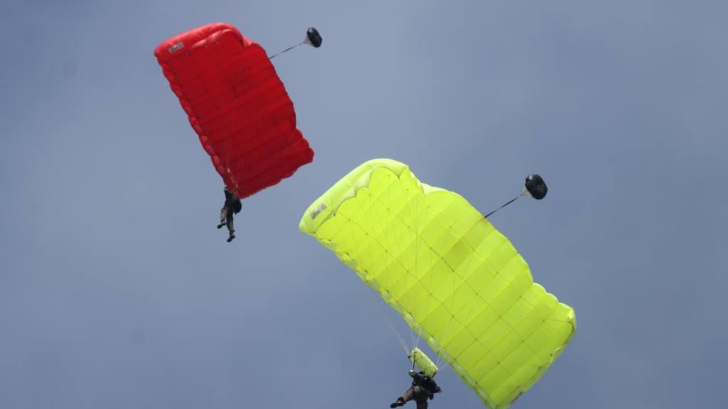 Fotos Guatemaltecos disfrutan espectáculo aéreo en la FAG | Álex Meoñó