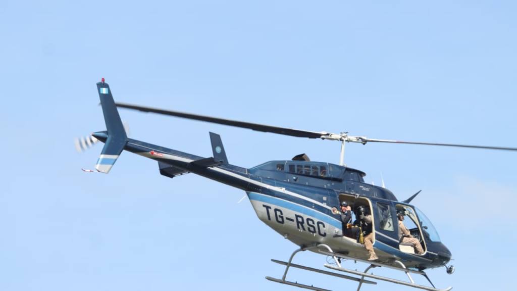 Fotos Guatemaltecos disfrutan espectáculo aéreo en la FAG | Álex Meoñó