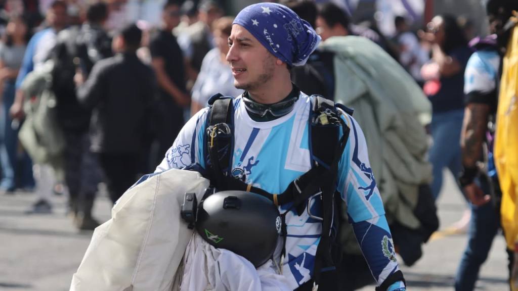 Fotos Guatemaltecos disfrutan espectáculo aéreo en la FAG | Álex Meoñó