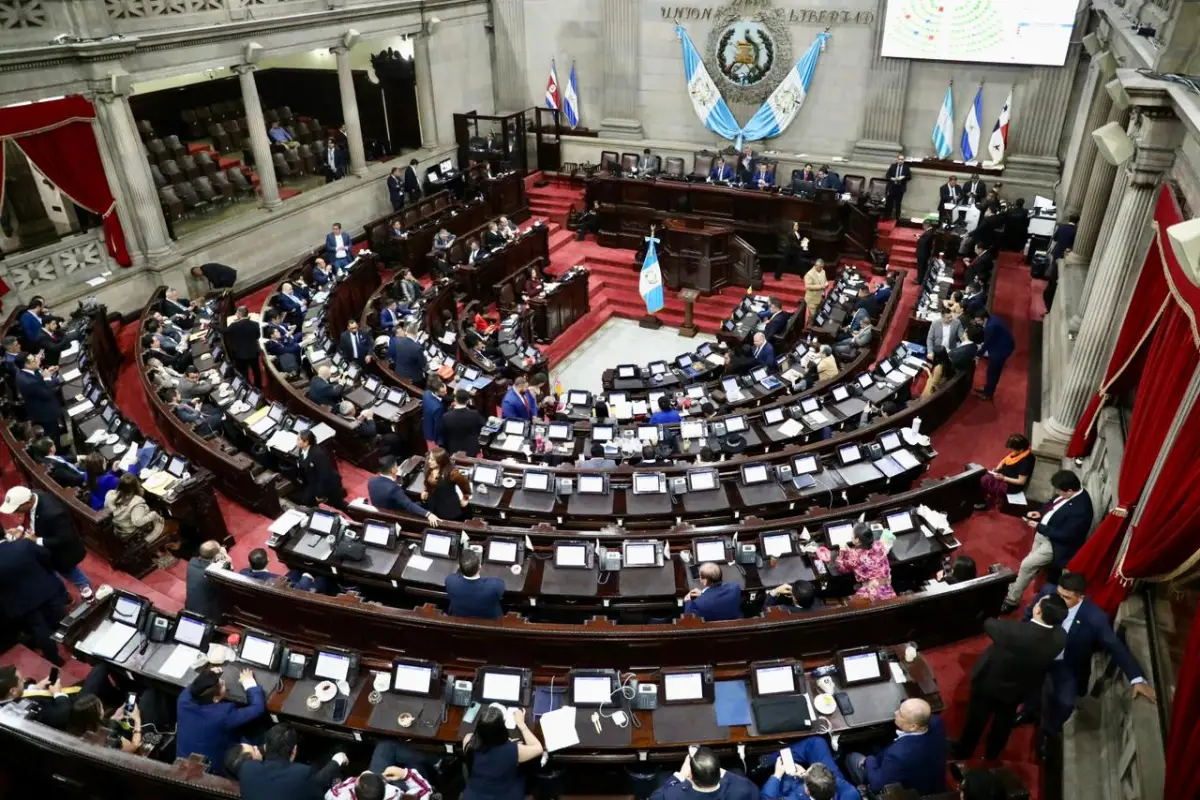 Sesión en el Congreso de la República., Organismo Legislativo