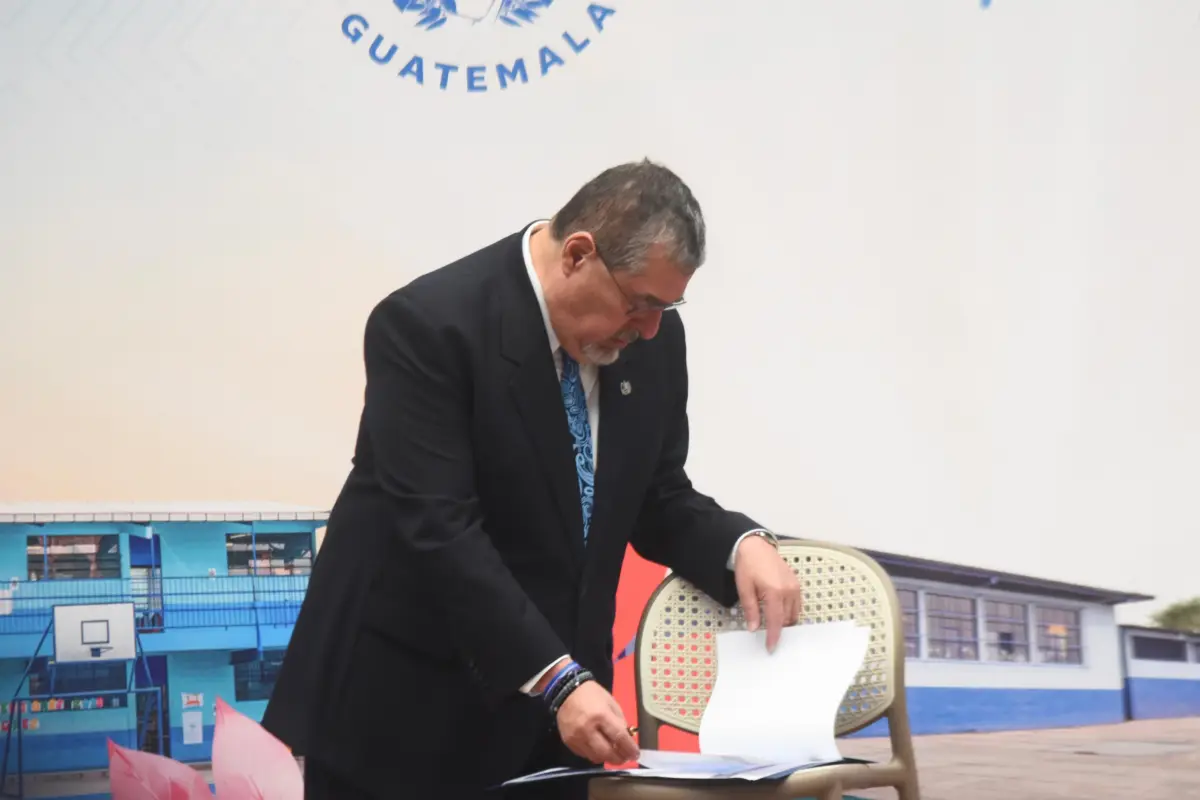 El presidente Bernardo Arévalo durante la conferencia de prensa "La Ronda", el miércoles 26 de noviembre., Omar Solís/Emisoras Unidas