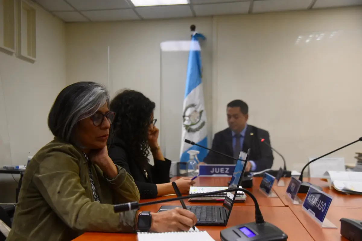 Claudia González, exmandataria de la CICIG, en audiencia donde se da seguimiento a una denuncia presentada por ella contra cuenta de redes que reveló información confidencial., Omar Solís/Emisoras Unidas