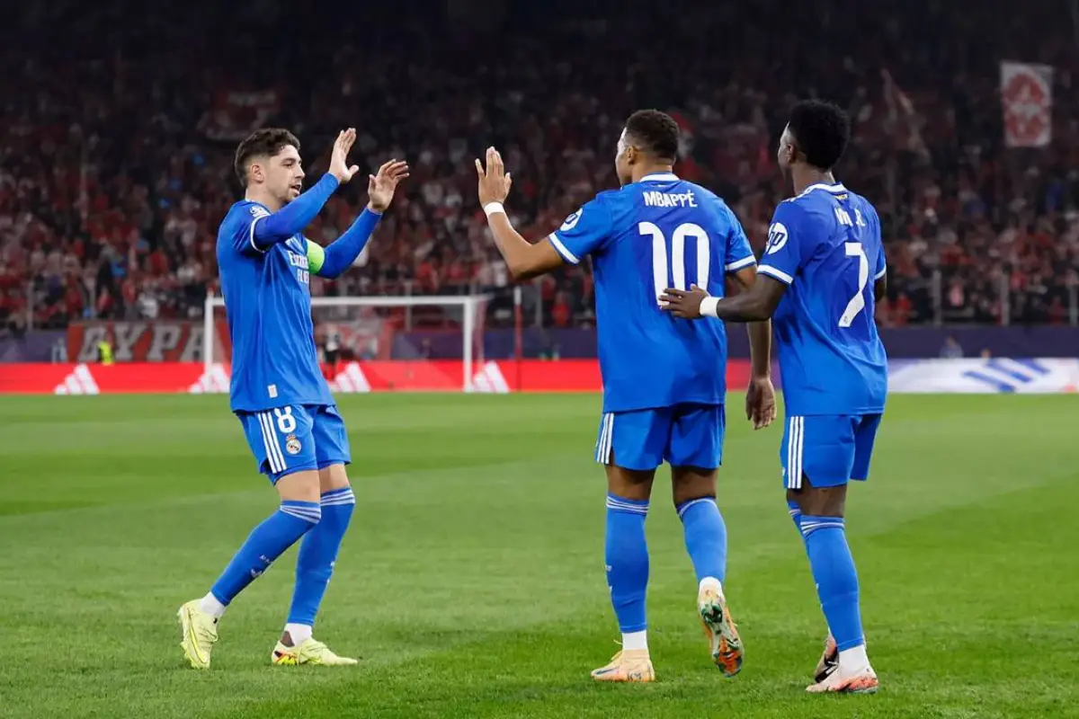 Celebración de Valverde, Mbappé y Vinícius ante el Olympiacos - Real Madrid C.F.