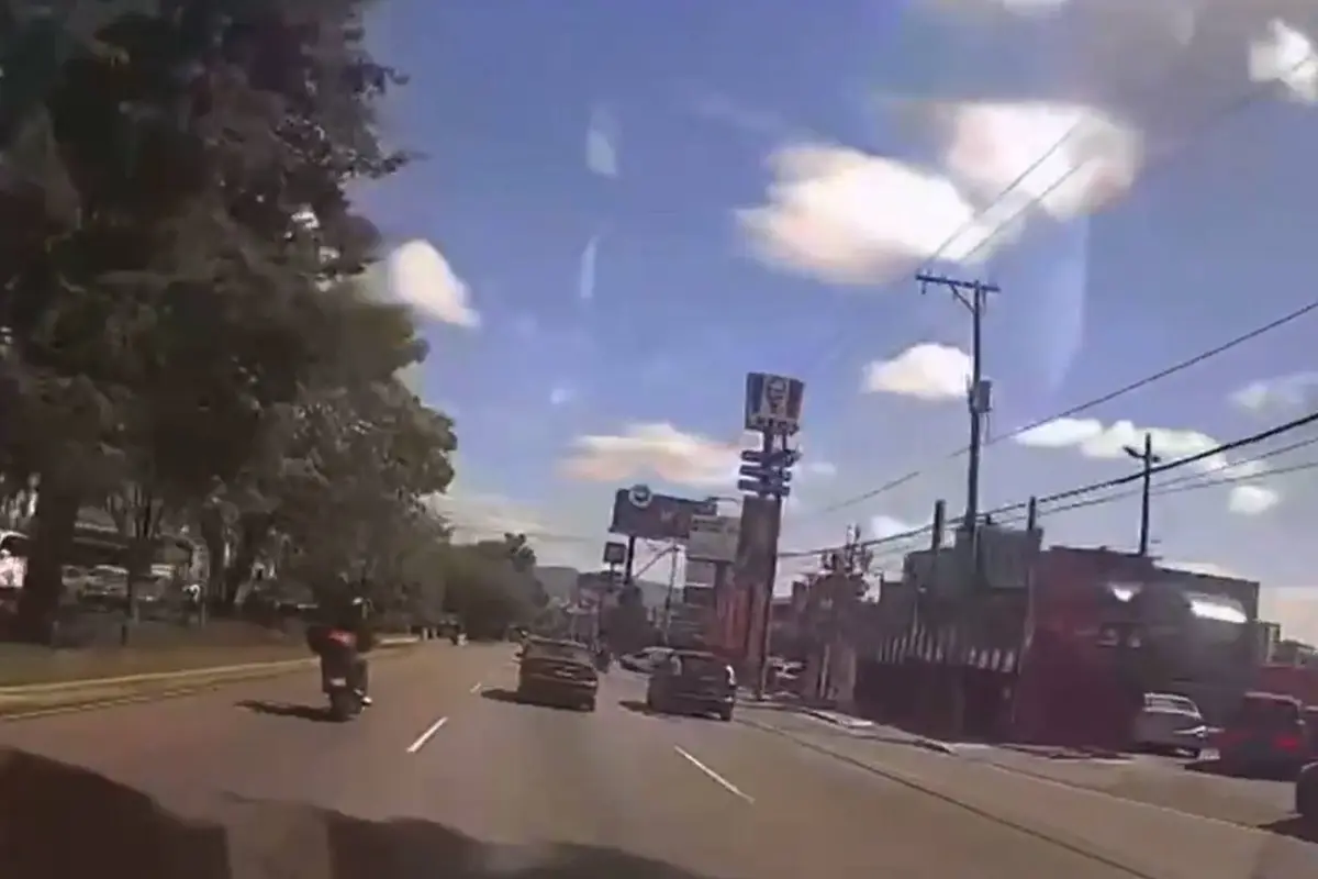 Motorista fallecido en la Roosevelt. , Captura de pantalla video X.