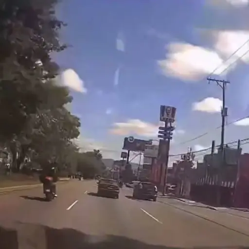 Motorista fallecido en la Roosevelt.  ,Captura de pantalla video X.