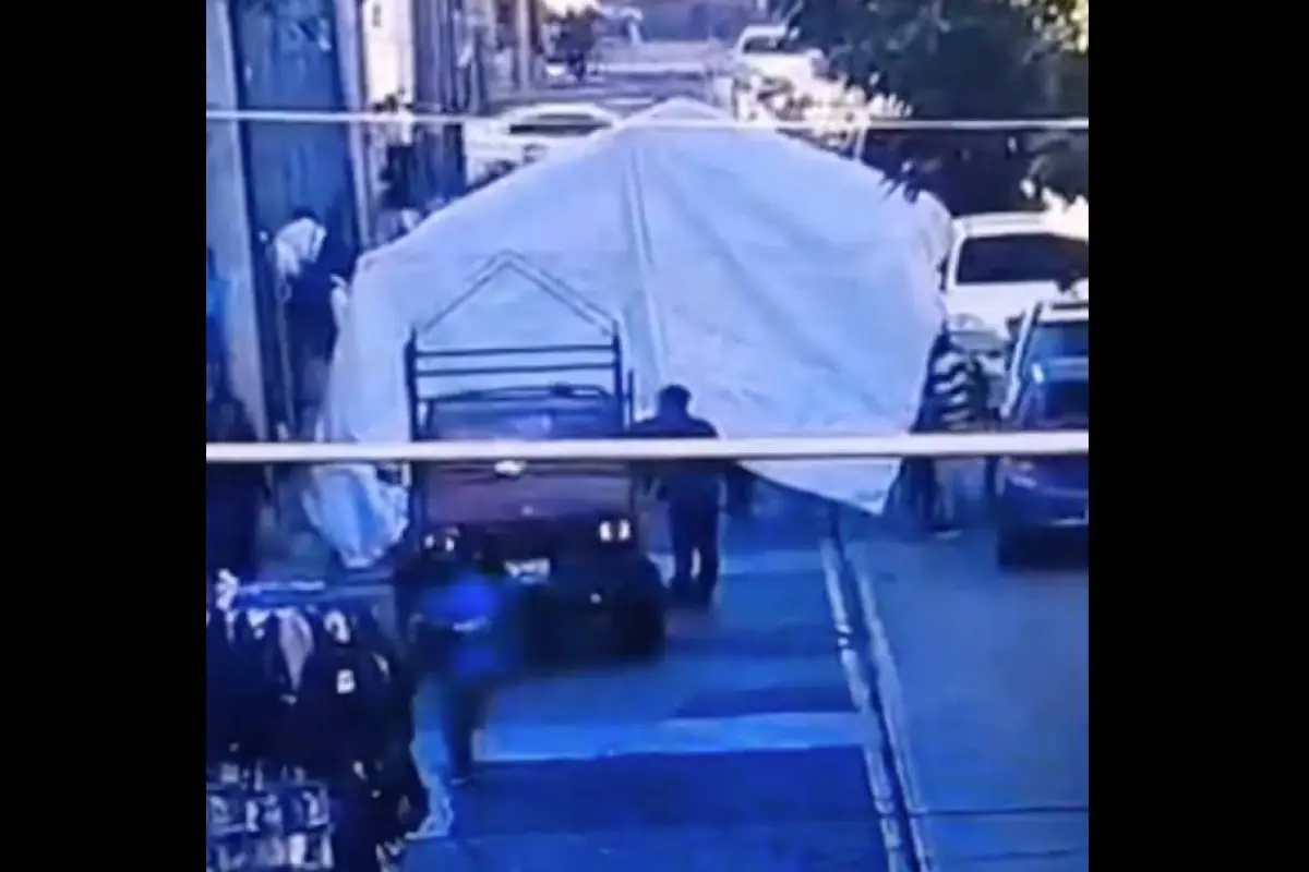 Un grupo de salubristas manifiesta frente al Congreso., PMT capitalina/Montejo