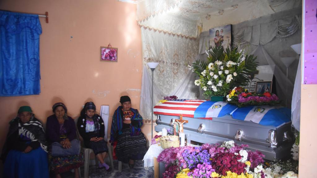 Sepelio de María Ríos, migrante guatemalteca fallecida en EE. UU. | Omar Solís/EU
