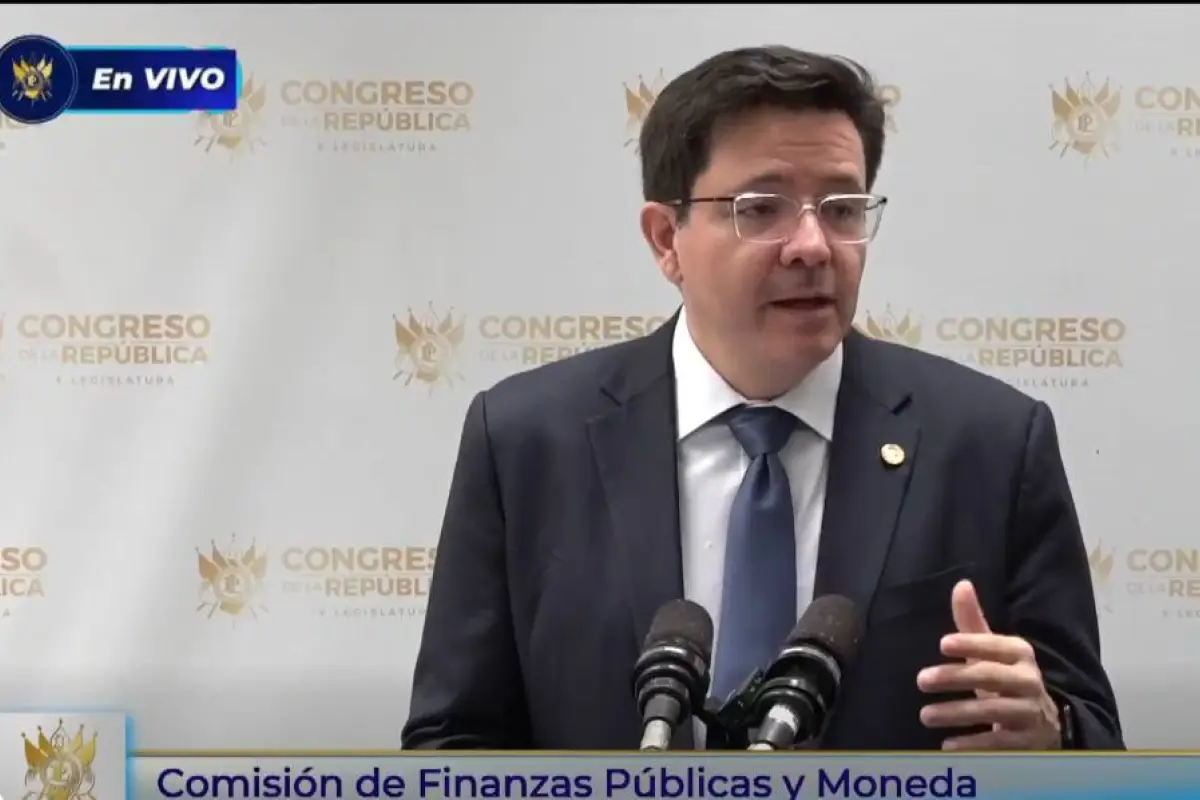El diputado Julio Héctor Estrada, de la Comisión de Finanzas, da detalles del dictamen del Presupuesto 2026 que fue emitido., Congreso