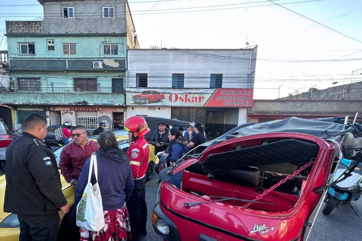 Los Bomberos Municipales confirmaron un herido por el accidente de tránsito., Bomberos Municipales.