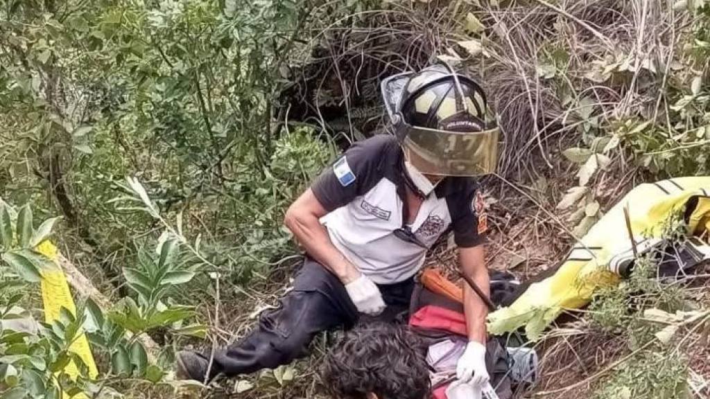 Confirman cuatro fallecidos por accidente de microbús en Huehuetenango | Bomberos Voluntarios