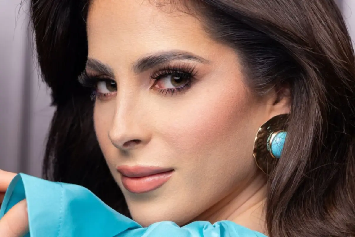 Fátima Bosh. , Redes sociales.