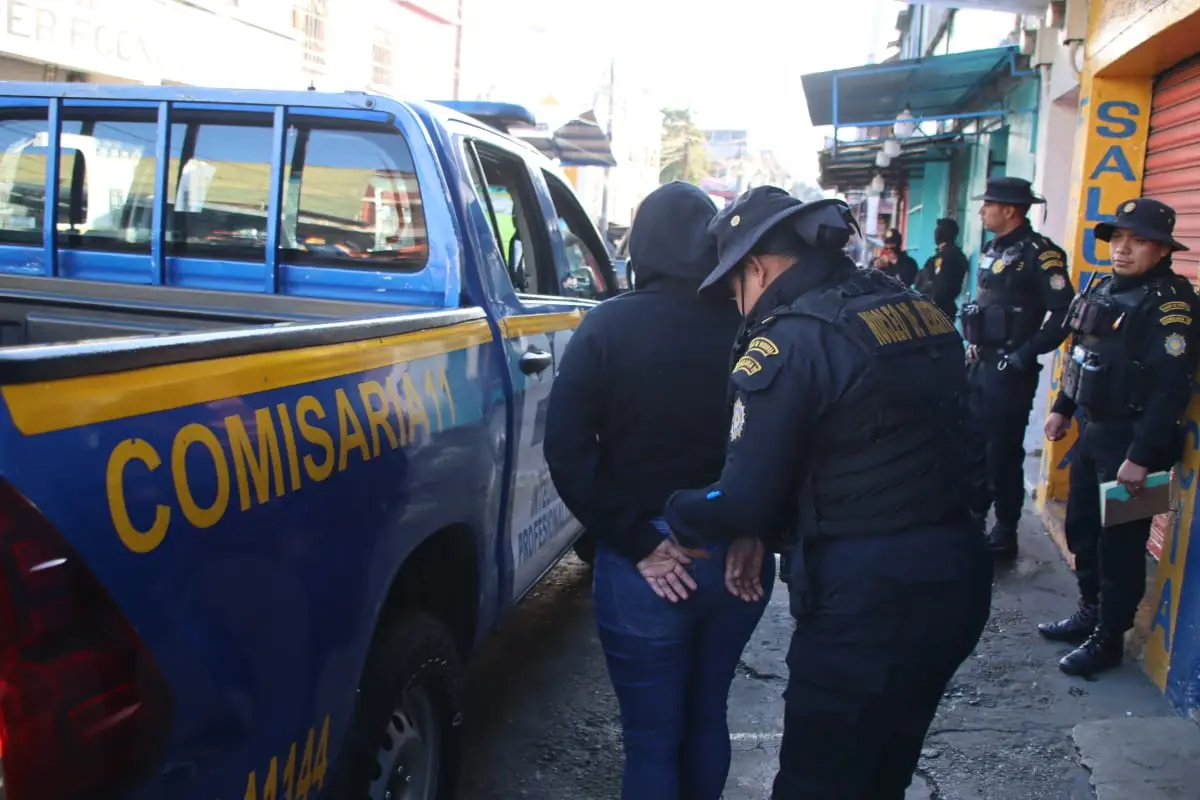 La mujer detenida es requerida por la justicia de Sololá., PNC de Guatemala.